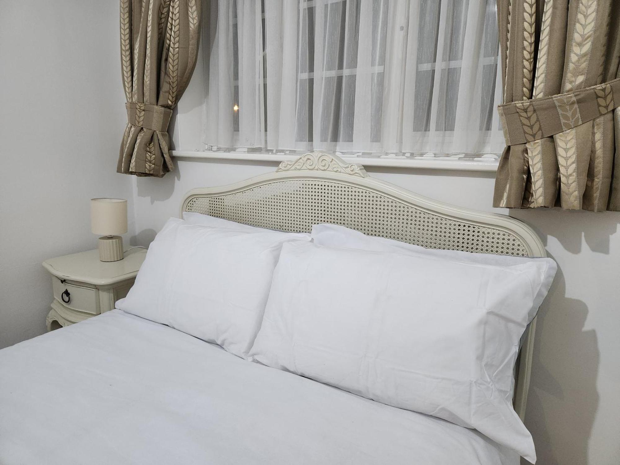 ברמינגהאם Elmdon House With 4 Spacious Bedrooms To Choose מראה חיצוני תמונה
