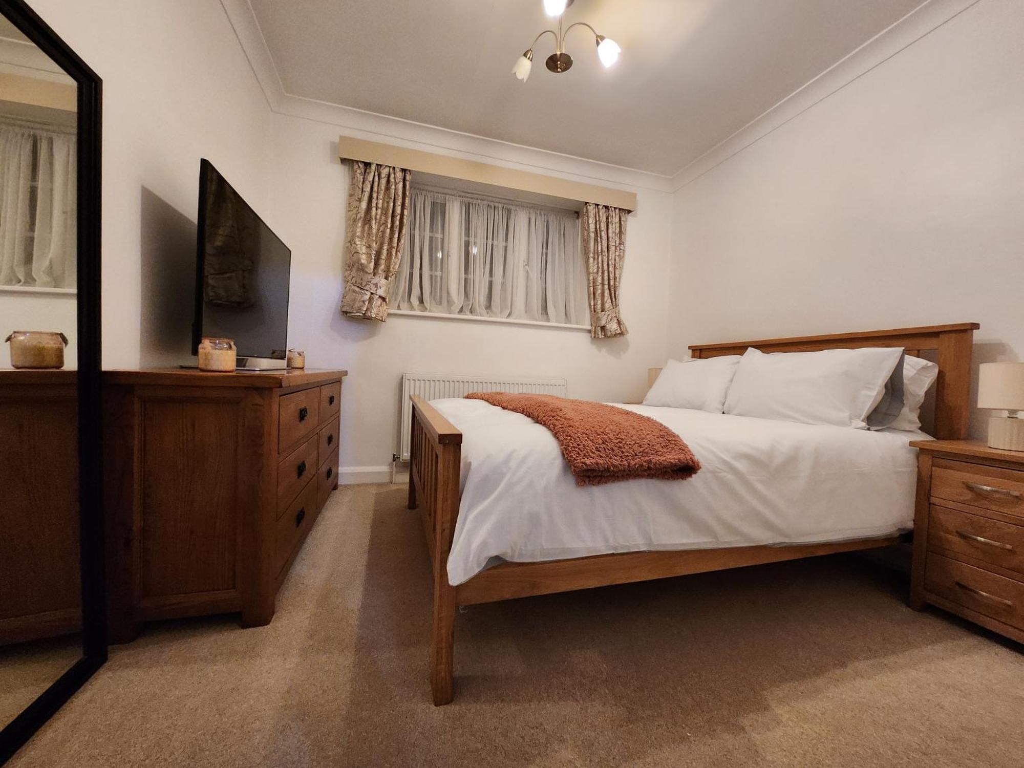 ברמינגהאם Elmdon House With 4 Spacious Bedrooms To Choose מראה חיצוני תמונה