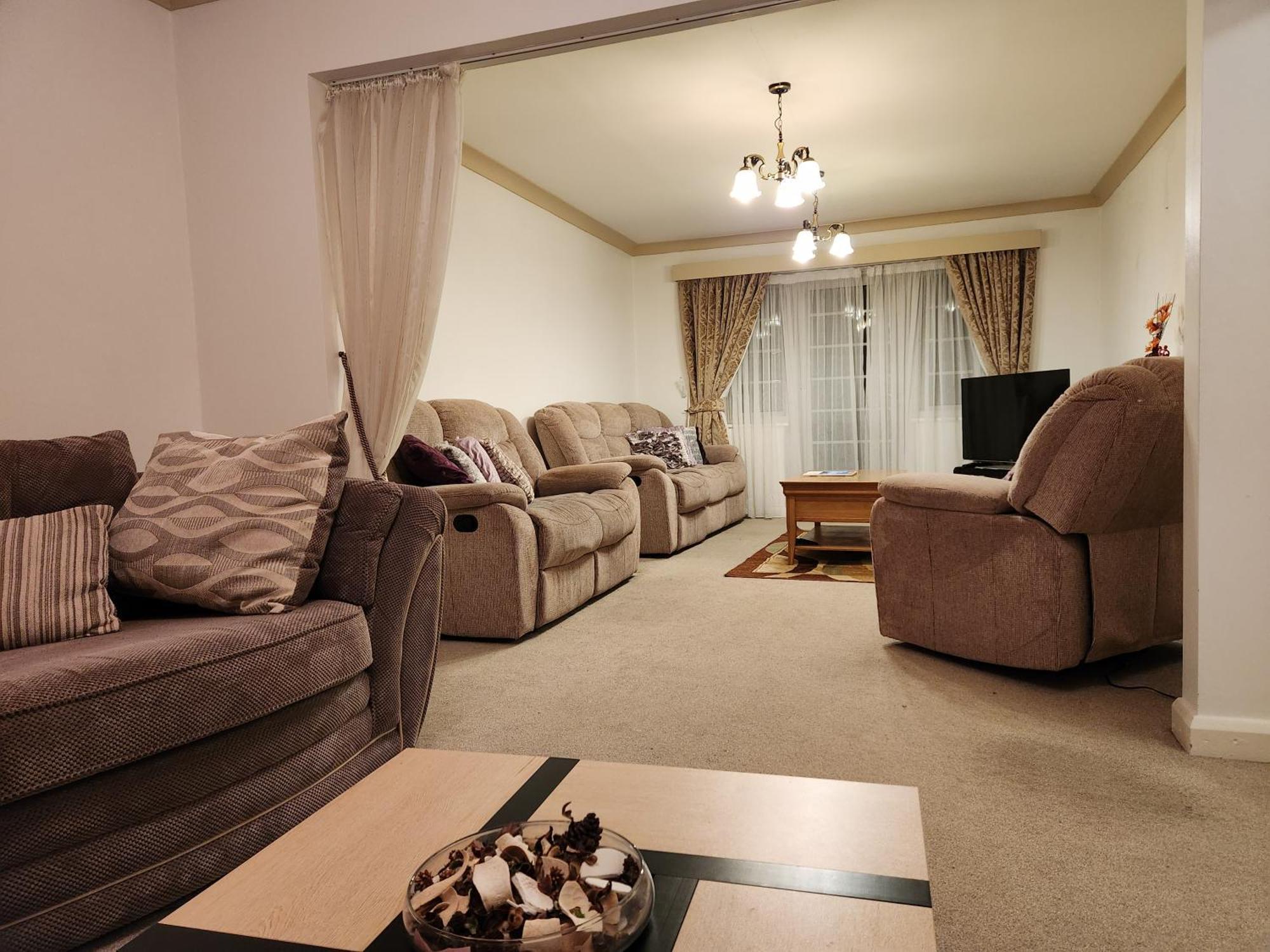 ברמינגהאם Elmdon House With 4 Spacious Bedrooms To Choose מראה חיצוני תמונה