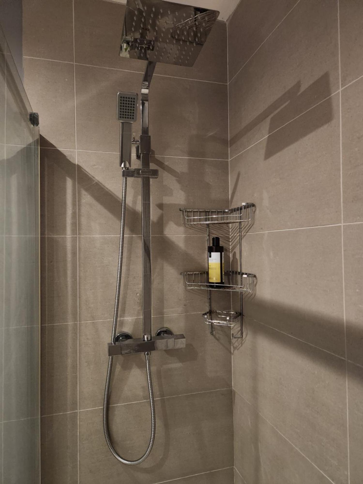ברמינגהאם Elmdon House With 4 Spacious Bedrooms To Choose מראה חיצוני תמונה