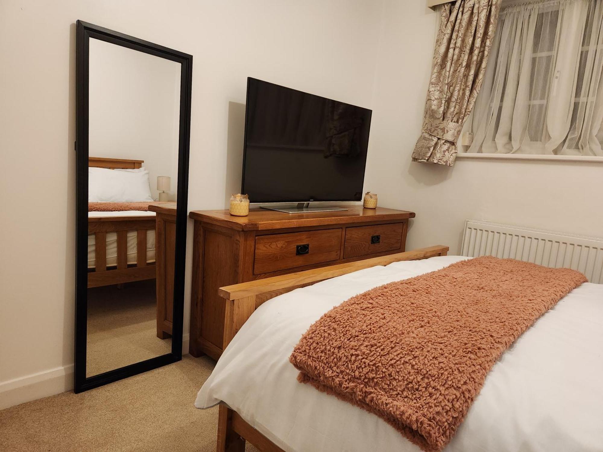 ברמינגהאם Elmdon House With 4 Spacious Bedrooms To Choose מראה חיצוני תמונה